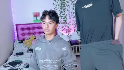 ariel_adan online show from May 8, 2026, 8:03 pm