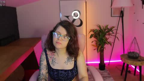 Ariell Mini online show from May 20, 2026, 5:46 am