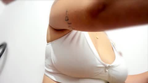 Snapshot of ariell_rose1 chatting on March 3, 2026, 2:39 am Stephany online show from March 3, 2026, 2:39 am