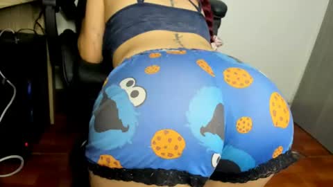 Snapshot of ariell_rose1 chatting on June 25, 2026, 2:11 am Stephany online show from June 25, 2026, 2:11 am
