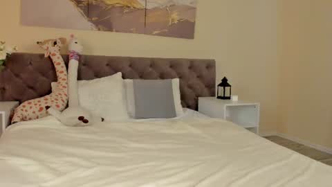 Snapshot of ariella_sol chatting on July 8, 2026, 12:59 am Ariella GTM3 Tue Wed Thu Fri Sat 0400 am-1030pm online show from July 8, 2026, 12:59 am