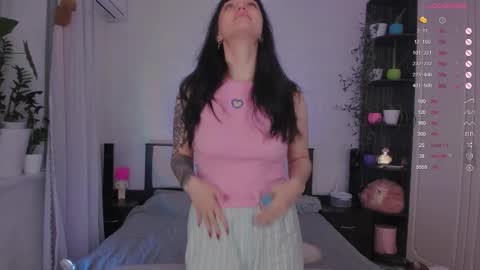 Ariella  online show from November 21, 2025, 1:54 pm