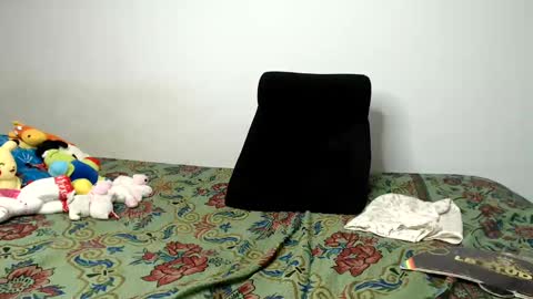 Ariel Starfish online show from December 7, 2024, 2:42 am