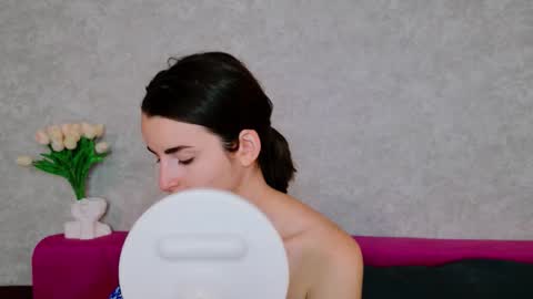 Snapshot of arielstonks_lovee chatting on September 23, 2025, 3:42 am arielstonks_lovee online show from September 23, 2025, 3:42 am
