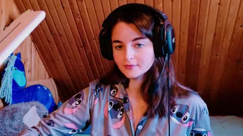 arielstonks_lovee online show from February 27, 2026, 3:17 am