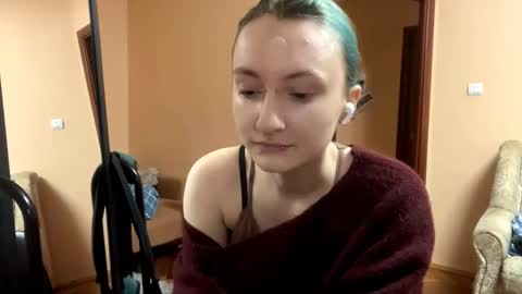 Snapshot of arieluthe chatting on November 7, 2025, 3:23 pm I am Anny ntmu Lets hit 10 Thumbs Up together online show from November 7, 2025, 3:23 pm