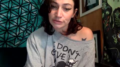 Snapshot of arielwyld chatting on December 3, 2024, 5:01 pm ariel colin when hes here online show from December 3, 2024, 5:01 pm