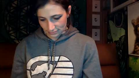 Snapshot of arielwyld chatting on December 17, 2024, 2:44 am ariel colin when hes here online show from December 17, 2024, 2:44 am