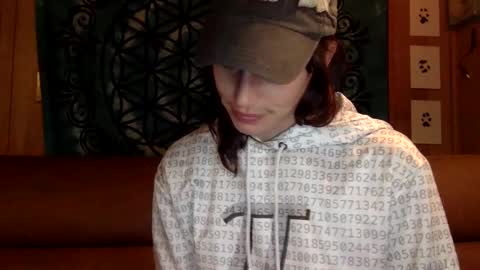 Snapshot of arielwyld chatting on January 5, 2025, 2:06 am ariel colin when hes here online show from January 5, 2025, 2:06 am