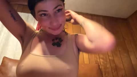 Snapshot of arielwyld chatting on October 22, 2025, 12:55 am ariel colin when hes here online show from October 22, 2025, 12:55 am