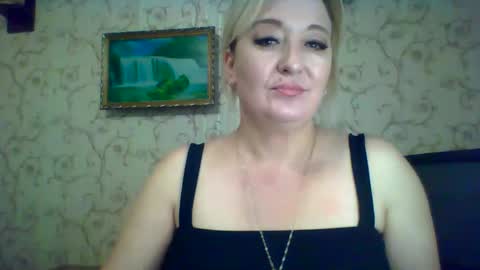 Snapshot of arielxloveresss chatting on September 16, 2025, 8:59 am ArielXLoveresss online show from September 16, 2025, 8:59 am