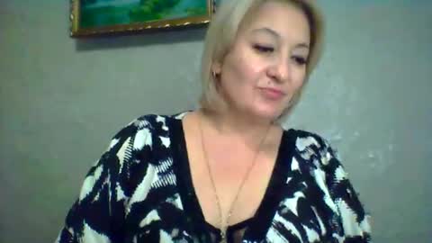 Snapshot of arielxloveresss chatting on October 30, 2025, 8:31 pm ArielXLoveresss online show from October 30, 2025, 8:31 pm