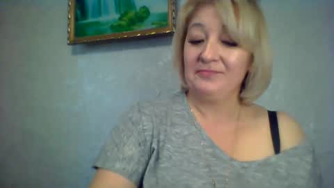 Snapshot of arielxloveresss chatting on October 31, 2025, 8:37 am ArielXLoveresss online show from October 31, 2025, 8:37 am