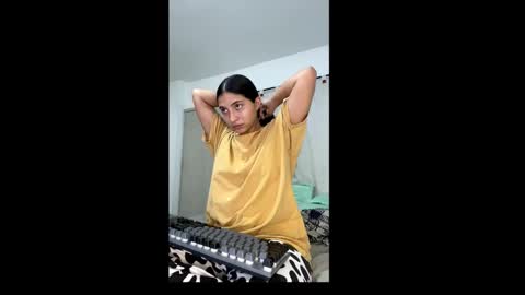 aries_plays online show from December 16, 2025, 12:21 pm