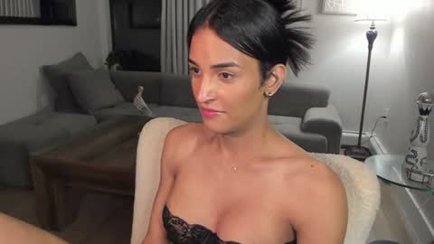 Snapshot of ariia1_ chatting on June 11, 2026, 2:53 am Aria online show from June 11, 2026, 2:53 am