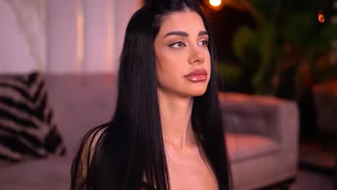 Snapshot of arinarhodes chatting on October 22, 2025, 5:56 pm Arina online show from October 22, 2025, 5:56 pm