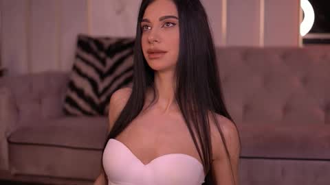 Snapshot of arinarhodes chatting on November 21, 2025, 6:28 pm Arina online show from November 21, 2025, 6:28 pm