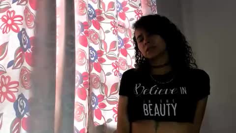 Snapshot of arisha_fox chatting on May 27, 2026, 9:34 pm Erik online show from May 27, 2026, 9:34 pm