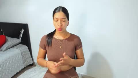 aristena_01 online show from November 25, 2025, 11:05 pm