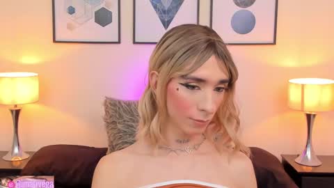 Snapshot of arivega chatting on February 25, 2025, 5:30 am   Nice to meet you  thumb up me please its important I  LOOK MY BIO DOWN online show from February 25, 2025, 5:30 am