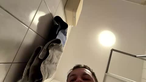 armyskater32 online show from April 6, 2026, 9:27 pm