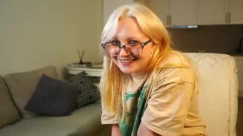 Snapshot of arnitahollingshead chatting on June 21, 2026, 6:21 pm you can call me Lana online show from June 21, 2026, 6:21 pm