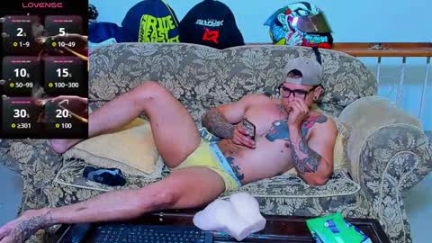 Snapshot of arnold_sexy_hot98 chatting on October 7, 2025, 5:26 am arnold sexy hot98 online show from October 7, 2025, 5:26 am