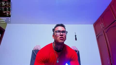 Snapshot of arnold_sexy_hot98 chatting on November 14, 2025, 5:00 pm arnold sexy hot98 online show from November 14, 2025, 5:00 pm