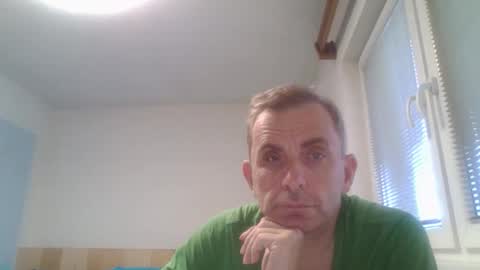 aromannn online show from November 27, 2025, 2:19 pm