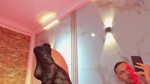 aron and molly online show from November 21, 2025, 12:26 pm