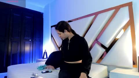 Aron cruz  online show from May 30, 2026, 1:19 pm