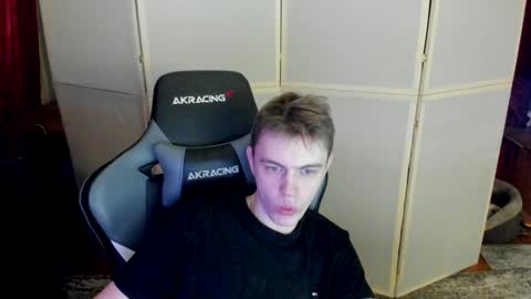 Snapshot of aron_neall chatting on December 27, 2024, 6:14 am biggest penis  online show from December 27, 2024, 6:14 am
