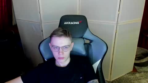 Snapshot of aron_neall chatting on December 29, 2024, 11:07 am biggest penis  online show from December 29, 2024, 11:07 am