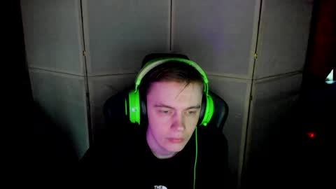 Snapshot of aron_neall chatting on January 23, 2025, 7:32 am biggest penis  online show from January 23, 2025, 7:32 am