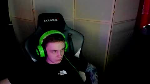 Snapshot of aron_neall chatting on January 27, 2025, 10:16 am biggest penis  online show from January 27, 2025, 10:16 am