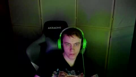 Snapshot of aron_neall chatting on February 25, 2025, 3:52 am biggest penis  online show from February 25, 2025, 3:52 am