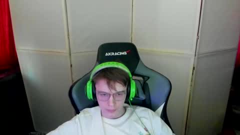 Snapshot of aron_neall chatting on March 9, 2025, 10:41 am biggest penis  online show from March 9, 2025, 10:41 am