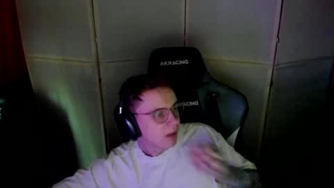 Snapshot of aron_neall chatting on March 12, 2025, 2:01 pm biggest penis  online show from March 12, 2025, 2:01 pm