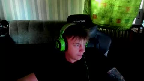 Snapshot of aron_neall chatting on September 26, 2025, 7:01 am biggest penis  online show from September 26, 2025, 7:01 am