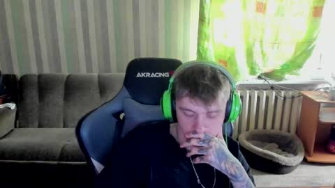 Snapshot of aron_neall chatting on October 8, 2025, 6:33 am biggest penis  online show from October 8, 2025, 6:33 am