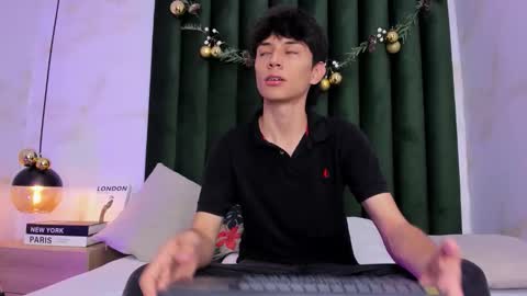 Aron online show from December 19, 2025, 2:07 am