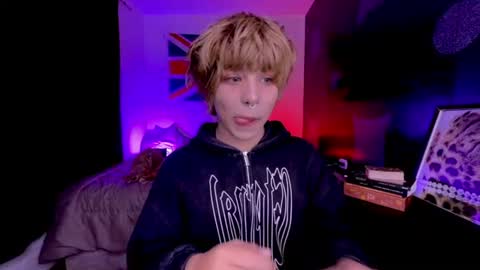 Aaron  online show from June 16, 2026, 1:52 am