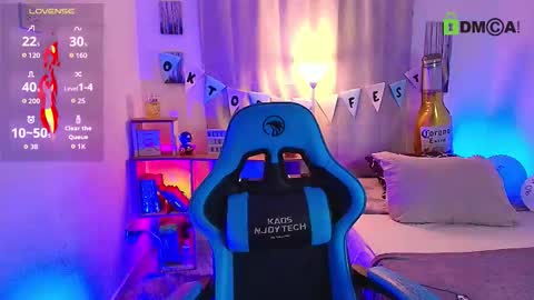 Snapshot of arontroy_wi chatting on September 25, 2025, 10:57 pm noah and ivy online show from September 25, 2025, 10:57 pm