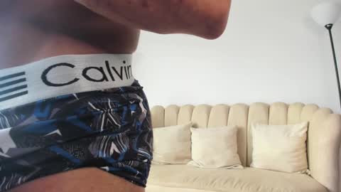   online show from September 23, 2025, 8:01 pm