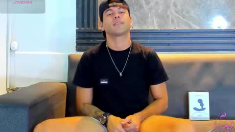 Aroon   online show from January 16, 2026, 8:02 pm