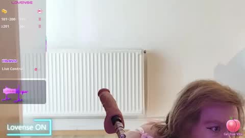 Snapshot of arrasun chatting on February 25, 2025, 11:19 am Arra Sun online show from February 25, 2025, 11:19 am