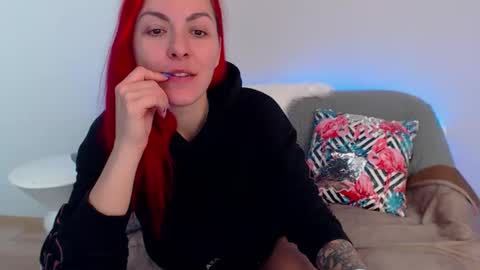 arri_ella online show from November 20, 2025, 1:39 am