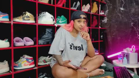 Snapshot of arri_x0x0 chatting on February 26, 2026, 7:57 pm Arri online show from February 26, 2026, 7:57 pm