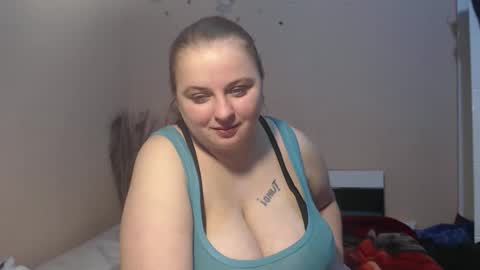 Arriana online show from November 19, 2025, 4:01 am