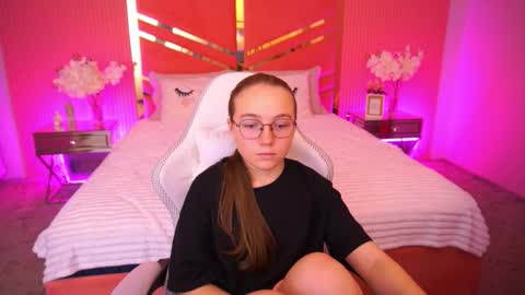 Snapshot of arrinawair chatting on October 9, 2025, 7:50 am arrinawair online show from October 9, 2025, 7:50 am